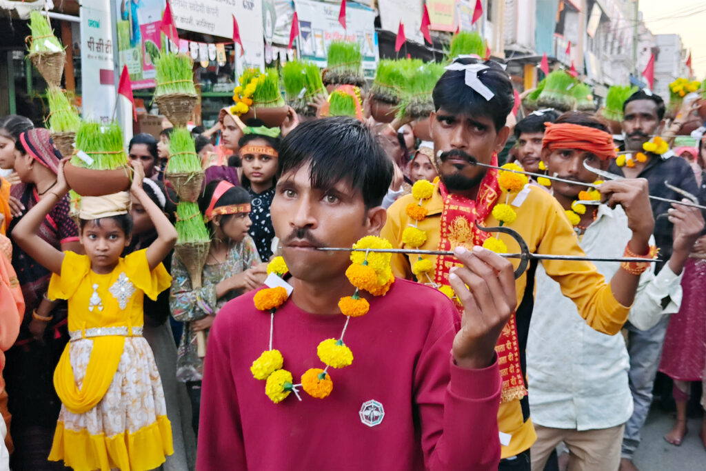 गोटेगांव ठकरानदाई मंदिर में चैत्र नवरात्रि के कलश स्थापना एवं नवमी के दिन जवारे विसर्जन केअवसर पर विभिन्न धार्मिक कार्यक्रमों का आयोजन