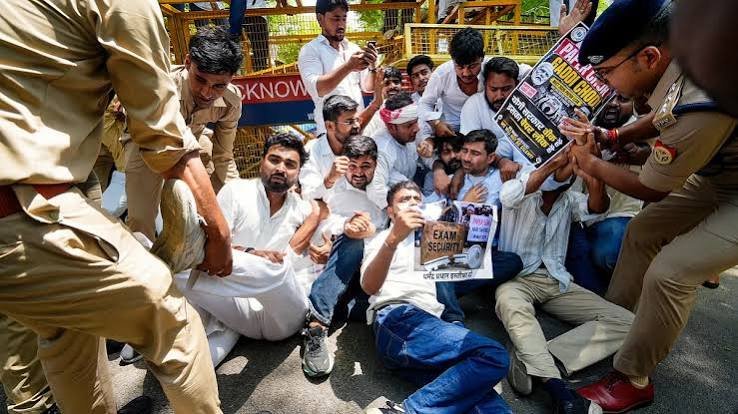 NEET छात्र प्रदर्शन मामले में राज्यों को नोटिस,