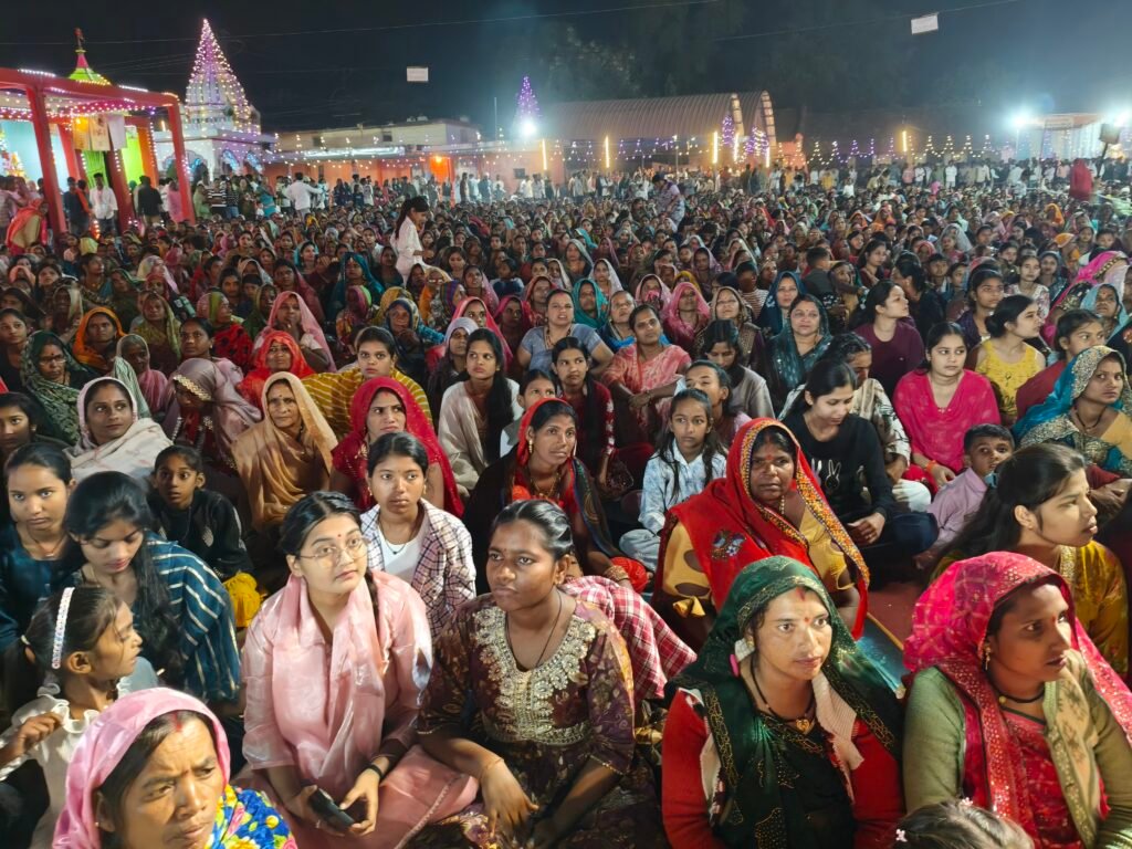 गुंदरई में भव्य गरबा-डांडिया महोत्सव का आयोजन, प्रतिभागियों ने मनमोहक प्रस्तुतियों से बांधा समां